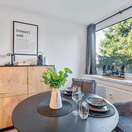 H5 2 - Kingsize Bett, Netflix, Balkon, Pool Apartment Baiersbronn